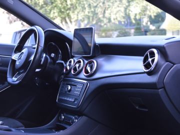 Mercedes-Benz CLA 180 AUTOMAAT | AMG-STYING | NAVI | XENON | PDC | ENZ